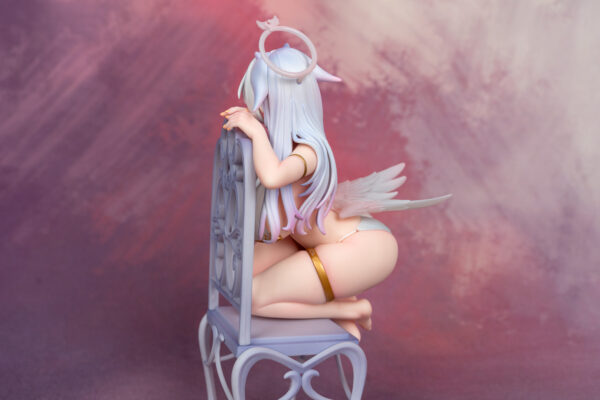 Pure White Angel-chan